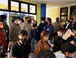 Polda Jatim Berkolaborasi dengan BEM Unair Gelar Vaksinasi Booster bagi Mahasiswa