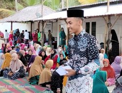 Direktur CV. ARKHAQ PUTRA Berbagi Santunan 240 Anak Yatim, Kaum Dhuafa, Duda dan Janda di Bawean