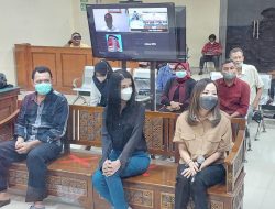 Dua Wanita Cantik Dihadirkan Dalam Persidangan TPPU dan Gratifikasi Mantan Bupati Mojokerto