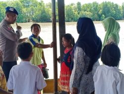 Satpolairud Polres Gresik Gelar Sosialisasi Antisipasi Bahaya Banjir Rob di Mengare