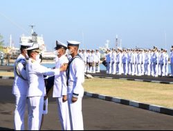 Wadan Kodiklatal Lantik dan Sumpah 250 Siswa Satdik-2 Jadi Prajurit TNI AL