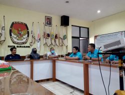 Jajaran Pengurus DPD Kota Partai Gelora Indonesia, Datangi Kantor KPUD Kota Surabaya