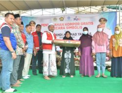 Bagikan Kompor Gratis Saat Sedekah Bumi, Gus Yani Bersama Migas Gresik Bagikan Jaringan Gas Gratis