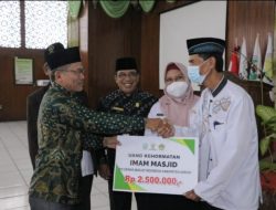 PD DMI Kabupaten Gresik Gelar Pelatihan Dan Pembinaan Imam Masjid Se-Kabupaten Gresik, Bu Min : Jadikan Masjid Selalu Ramah Pada Anak-anak