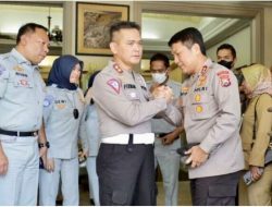 Kapolda Jatim Dampingi Kunker Kakorlantas Polri, Berikan Sosialisasi Penghapusan Registrasi Ranmor