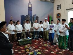KETUM PPP SILATURRAHMI DENGAN PARA HABIB DAN KYAI DI PP. Al TAUHID SIDORESMO