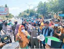 Temui Massa Aksi, Wabup Bu Min Pastikan Bantuan Bansos Dampak Kenaikan BBM Tepat Sasaran