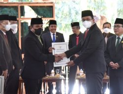 Lantik 10 Pejabat Eselon II, Bupati Gus Muhdlor: Berikan Pelayanan Terbaik Untuk Warga Sidoarjo