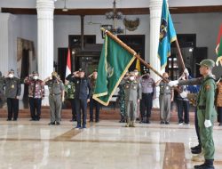 Bendera Patakan Lambang Daerah Provinsi Jawa Timur Tiba di Kabupaten Sidoarjo
