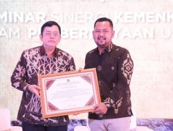 Mampu Gerakkan UMKM Ekspor Produknya, Bupati Gresik Dapat Penghargaan Dari Kementrian Keuangan