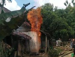 Sumber Air Diduga Berkadar Gas, Sumur Bor di Desa Gunung Eleh Keluarkan Semburan Api