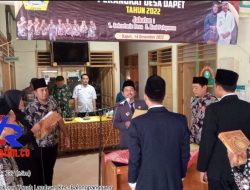 Kades Siswadi Lantik Dua Perangkat Desa Dapet Kecamatan Balongpanggang 