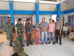 Salurkan Bantuan BLT DD Tahap lV, PJ Kades Karang Penang Onjur, Senyum Masyarakat Prioritas Utama