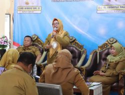 Wabup Bu Min Bersama Kadinkes Gresik Terus Sosialisasikan UHC di Puskesmas Duduk Sampeyan