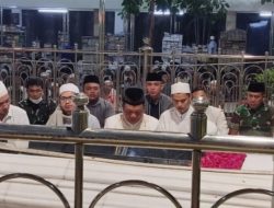 Dandim 0830/ Surabaya Utara Dampingi Pangdam V/ Brawijaya Silaturahmi Ke Tokoh Agama dan Ziarah ke Makam Wali