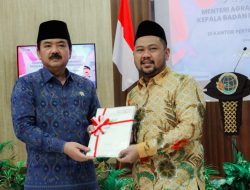 Kunjungan Kerja di Gresik Menteri ATR/BPN Hadi Tjahjanto Targetkan 2023 Kabupaten Lengkap