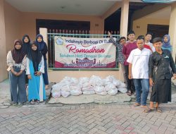 Remaja Masjid Al – Ikhlas Berbagi Kebahagian Kepada Warga Prada Kalikendal Surabaya