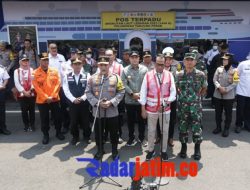 Kapolri Tinjau Pelabuhan Tanjung Perak, Pastikan Pemudik Aman dan Nyaman