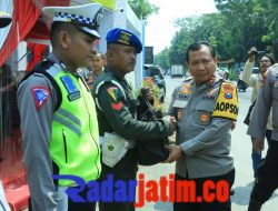 Pastikan Layani Pemudik Aman dan Berkesan, Kapolda Jatim Cek Pospam dan Posyan di Bangkalan