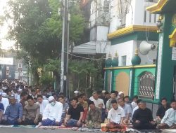 Jamah Masjid Ilham Antusias Melaksanakan Sholat Ied Dan Penyembelihan Hewan Kurban