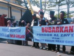 Forum Umat Islam Bersatu Geruduk Kantor Kemanag Sampang