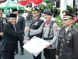 Peringatan Upacara Hari Bhayangkara ke-77, Polresta Malang Kota Terima Tanah Hibah Tiga Polsek Dari Pemkot Malang