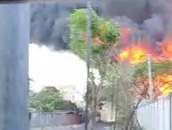 Desa Kepatihan Dihebohkan Dengan Adanya Kebakaran di PT Gunung Agung Sentosa