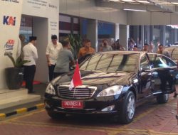 WAPRES RI Hadiri Haul Sunan Bonang di Tuban Menggunakan Kereta Inspeksi 4 .