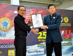 PJI Ultah Perak, Beri Penghargaan AH Thony