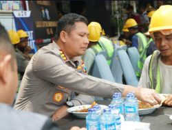 Akrab, Kombes Pol.Buher Ajak Pekerja Proyek Polresta Malang Kota Makan Siang Bersama