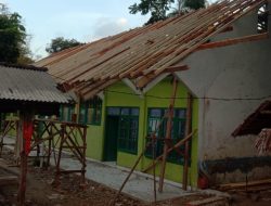 Rehabilitasi Ruang Kelas SDN Paromaan 1 Disinyalir Salahi RAB, Disdik Gresik Jangan Tutup Mata