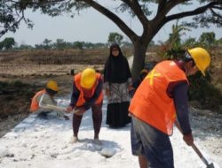 KADES Panjunan Prioritaskan Pembangunan Jalan Usaha Tani. Tingkatkan Perekonomian Masyarakat Desa