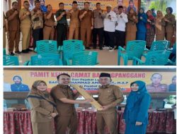 Disertai Berbagi Kenangan, Acara Pamit Kenal Camat Balongpanggang Pejabat Lama Kepada Pejabat Baru Berjalan Meriah