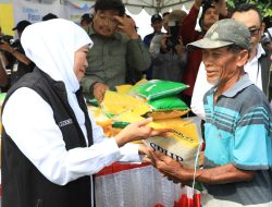 Intervensi Kestabilan Harga Bapok, Pemprov Jatim Gelar Pasar Murah di Lamongan