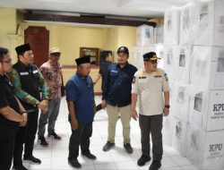 Wabup Sidoarjo Dampingi Plh. Gubernur Jatim Tinjau Logistik Pemilu