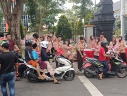 Alumni dan Penegak Pandega PRASBHARA Bagikan Takjil 1000 Nasi Krawu