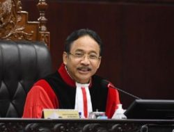 MK Hapus Pasal Pencemaran Nama Baik dan Berita Bohong
