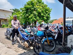 Sat-Lantas Polres Sampang Tahan Puluhan Sepeda Motor Knalpot Brong