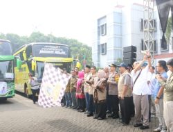 Wabup Gresik Melepas Keberangkatan 18 Bus Armada Layani Mudik Gratis Antar Daerah