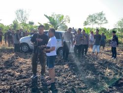 Polsek Lamongan Evakuasi Mobil yang Ditemukan Warga Desa Rancangkencono di Persawahan