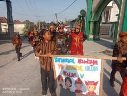 Semarak Karnaval Budaya Mi Bahrul Ulum di Dusun Dermo Desa Dermo Lemahbang