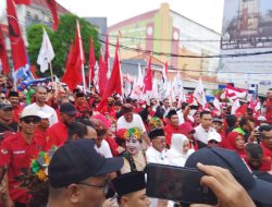 Pasangan Cawali-Wawali Eric Cahyadi-Armuji Diiringi Parpol Pendukung Daftarkan ke KPU Surabaya