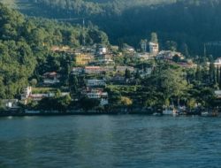 Keindahan Alam Telaga Sarangan di Magetan: Destinasi Wisata yang Memikat di Jawa Timur