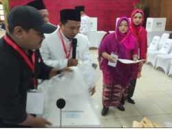 H-17 PILKADA 2024. KPU JATIM MELAKSANAKAN SIMULASI TUNGSURA DI GRESIK