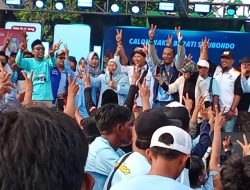 Paslon 02 KARUNIA (Karna-Khoironi) Gelar Kampanye Akbar di Lapangan Taman Lanceng Kapongan, Dipadati Puluhan Ribu Pendukungnya