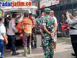 TNI-POLRI Sigap Evakuasi Korban di Sungai Desa Duren, Trenggalek