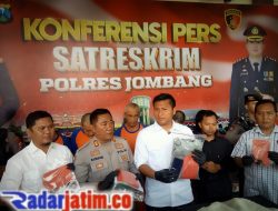 Konferensi Pers: Polres Jombang Berhasil Ungkap Kasus Curanmor, 5 Tersangka Berhasil Diamankan