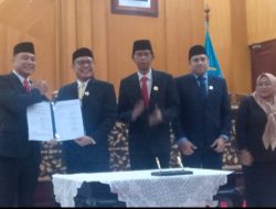 Pertanggungjawaban APBD 2024, Walikota Eri Cahyadi Komitmen Bereskan Persoalan Lama melalui Paripurna DPRD Surabaya