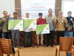 PEKERJA RENTAN DESA LERAN KECAMATAN MANYAR TERLINDUNGI JAMINAN SOSIAL KETENAGAKERJAAN