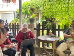 Mahasiswi Fakultas Hukum Universitas Muhammadiyah Malang Gelar Sosialisasi Terkait SPP-IRT kepada UMKM Tahun 2025